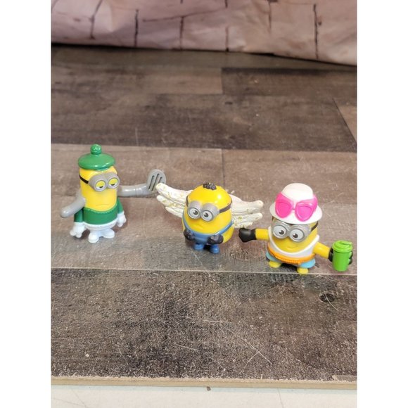 McDonald's 2019 Despicable Me minion golf Angel toy figure set vacation - Picture 1 of 7